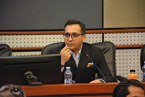 سپهری فرد کارشناس حوزه نفت مطرح کرد: جزیره کیش می تواند مرکزی برای آموزش و مطالعات حوزه نفت باشد