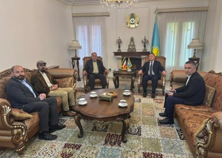دیدار معاون فرهنگی دبیرخانه شورای‌عالی مناطق آزاد با سفیر قزاقستان در راستای توسعه دیپلماسی گردشگری