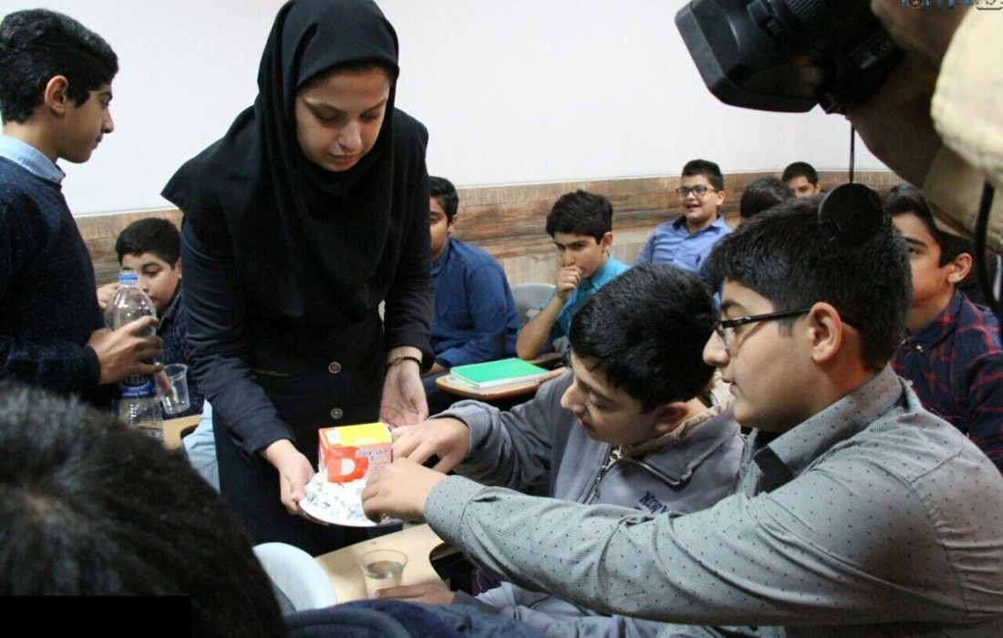 توزیع ویتامین D در مدارس کیش؛ گامی برای سلامت نسل آینده