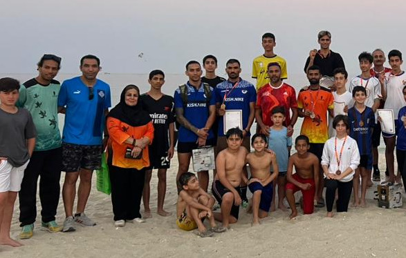 برگزاری مسابقات دو ساحلی به مناسبت هفته تربیت‌بدنی در کیش