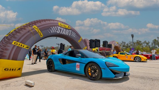 برگزاری مسابقات چند جانبه شتاب اتومبیلرانی، گرامیداشت روز کیش