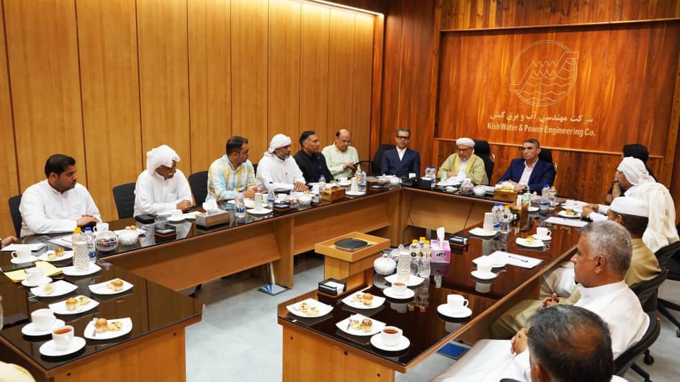 نشست بومیان کیش با مدیر عامل آب و برق کیش