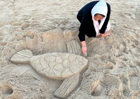 برگزاری جشنواره مجسمه‌های شنی در ساحل خلیج نیلگون فارس