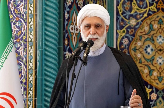 قیام امام حسین علیه السلام عامل حفظ جامعه اسلامی از انحراف وتحریف