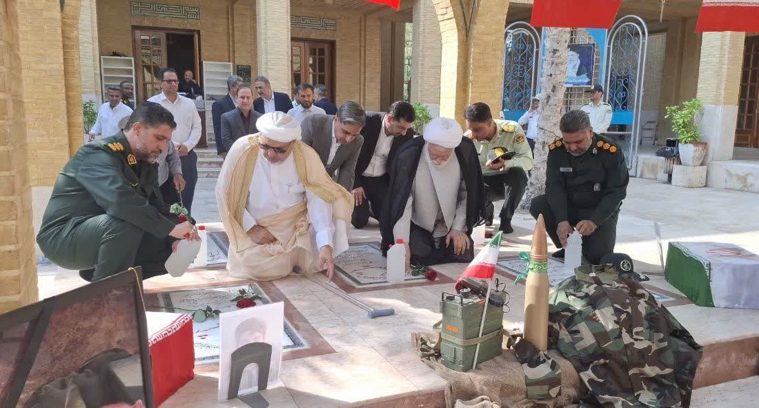آغاز هفته دفاع مقدس در کیش با ادای احترام به شهدای گمنام