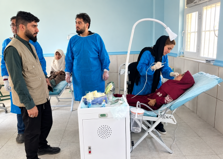ارائه خدمات دندان‌پزشکی گروه جهادی کیش به بیش از ۳۰۰ نفر در بشاگرد هرمزگان