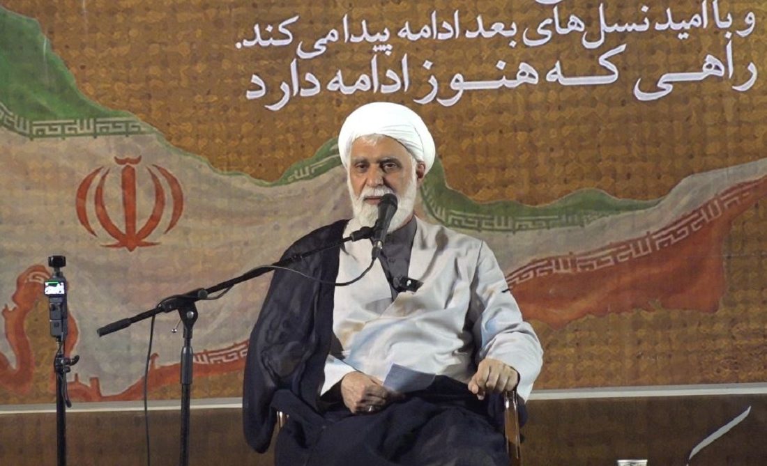 تأکید امام جمعه کیش بر نقش حضور و مقاومت مردم ایران در برابر دشمنان